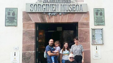 Agradecimiento Gustav Henningsen y Marisa Rey